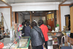 店内の特別展示品を観覧